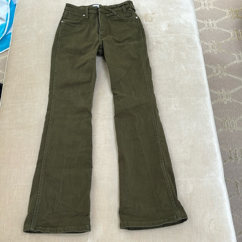 Staid wrangler bootcut olive jeans 25x32
